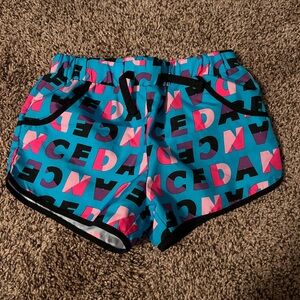 Okie Dokie Size 5T Shorts with Dance Print